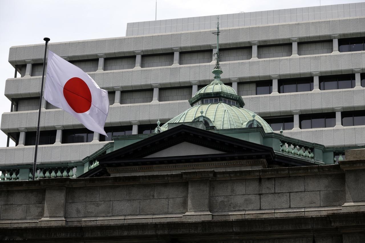 7 月 3 号，周五傍晚，纽约的交易员们大概已经合上电脑，去准备烧烤架和烟花了。