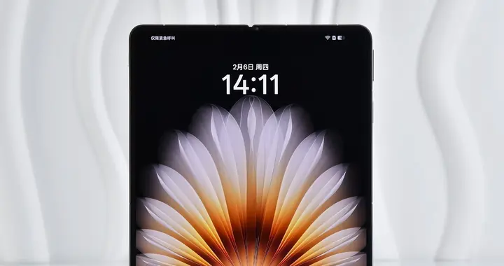 AI全景虚拟屏重塑移动办公新范式 移动办公该买哪款大折叠手机？