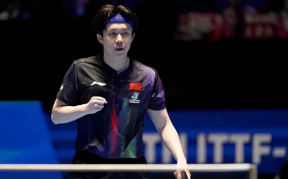 王楚钦晋级亚洲杯决赛 连续两次申诉被闪光灯干扰！王楚钦4-0挺进决赛 距离卫冕只