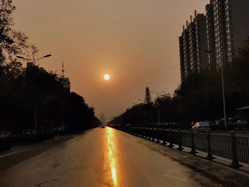 若时光倒流你最想回到哪一年 若时光倒流，我最想回到2018年。那年刚毕业，怀揣着