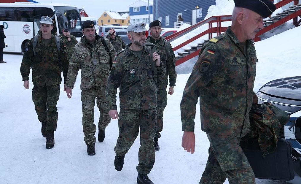 欧洲被吓尿裤子了

美国一记关税大棒砸下来，参与格陵兰岛“北极耐力行动”的欧洲八