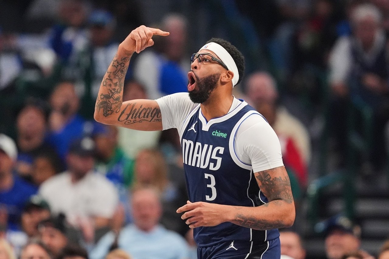 ➡上赛季在湖人独行侠累计出场51场，本赛季出勤率也刚到50%，确实脆啊啊啊啊队记