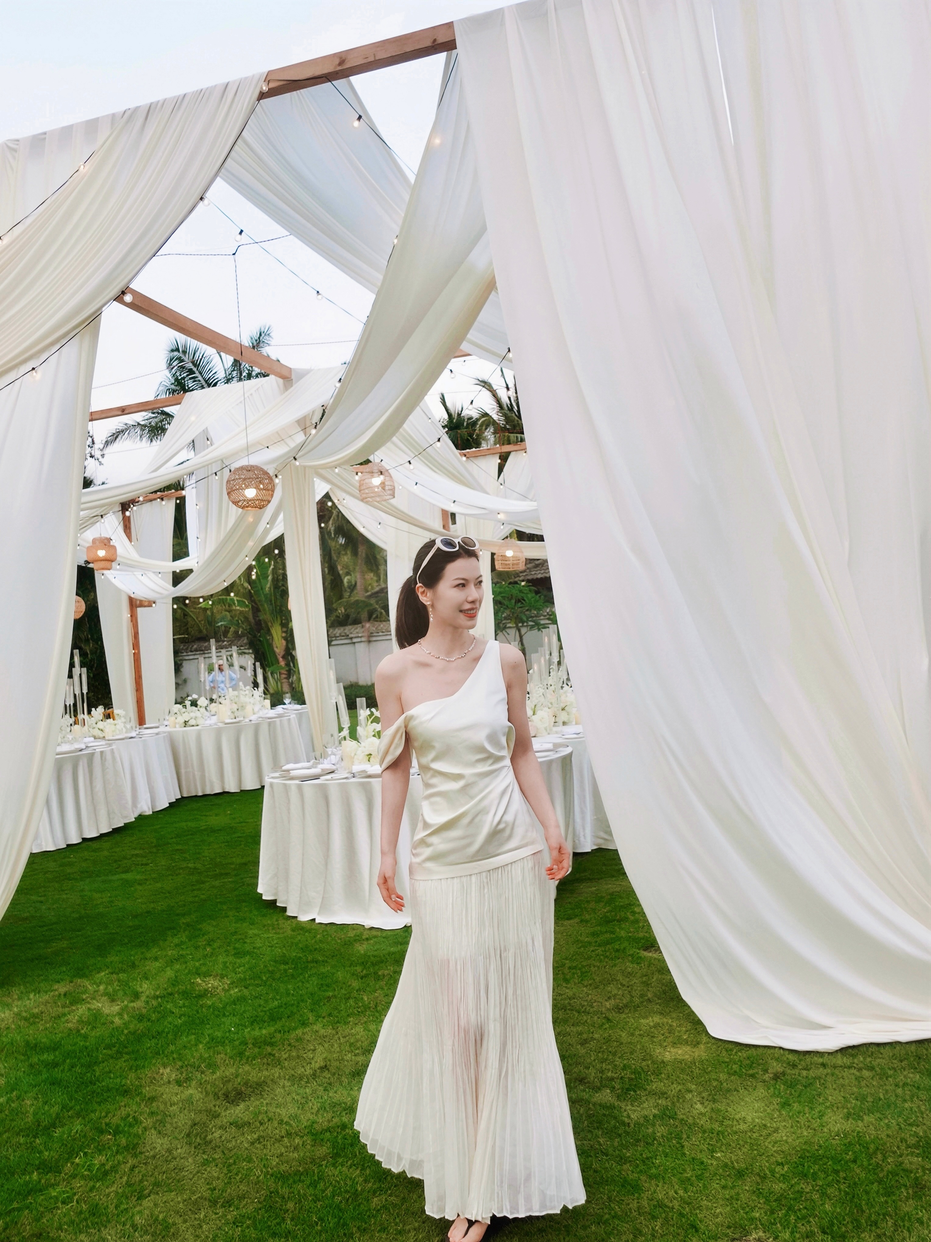 仿佛又参加了一场海边婚礼👰🏻今天穿什么