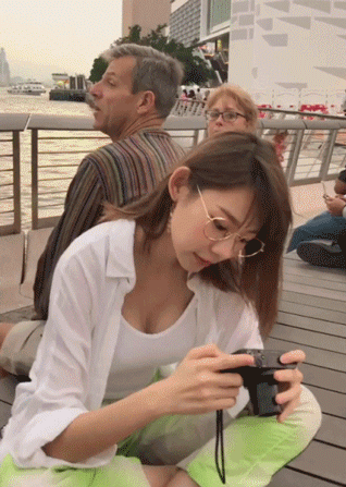 #春日生活打卡季#国外的老年人如此恩爱