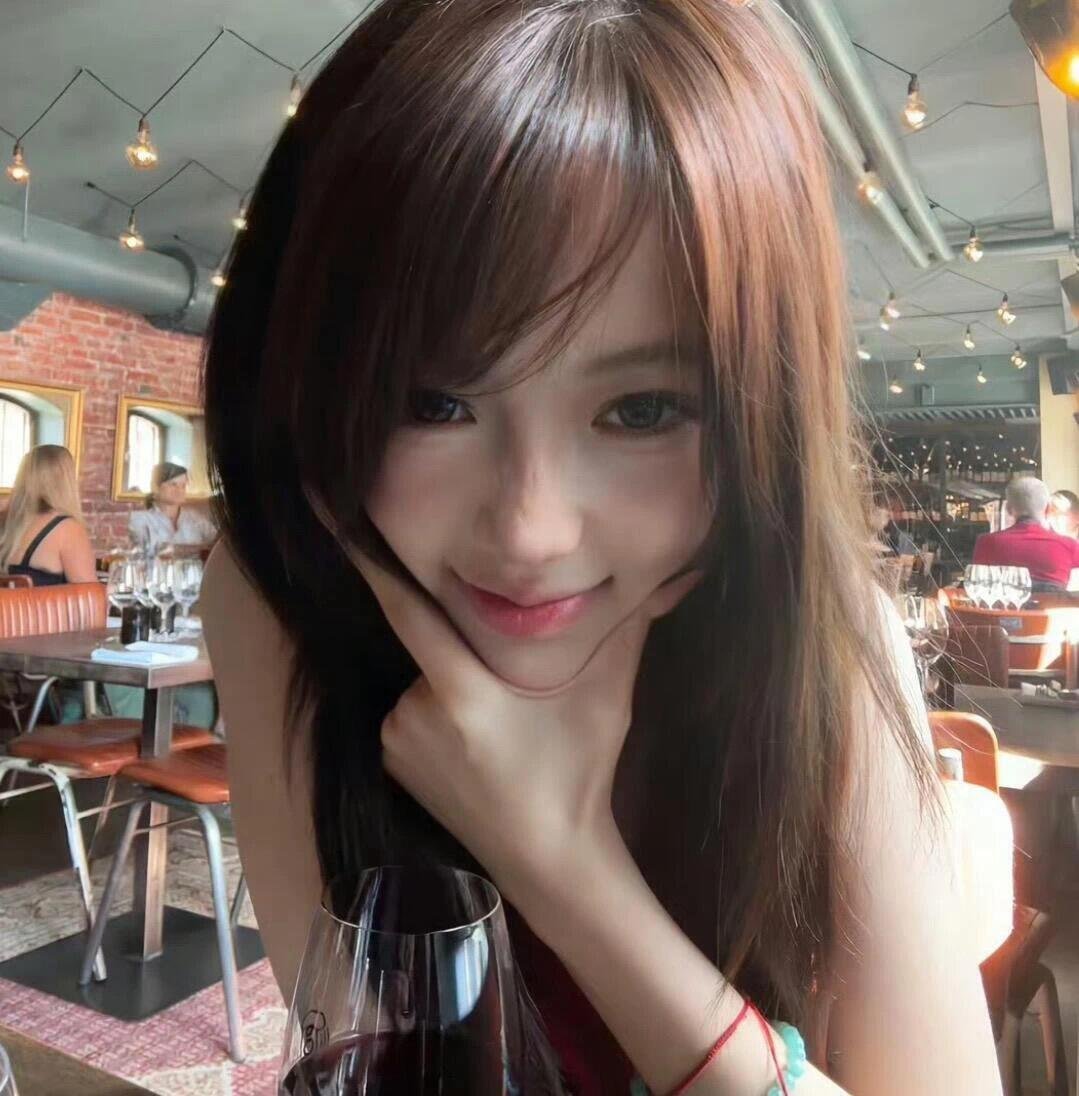 𝑾𝒆𝑪𝒉𝒂𝒕 |微信头像｜高质量头像｜氛围感头像｜小众女头 