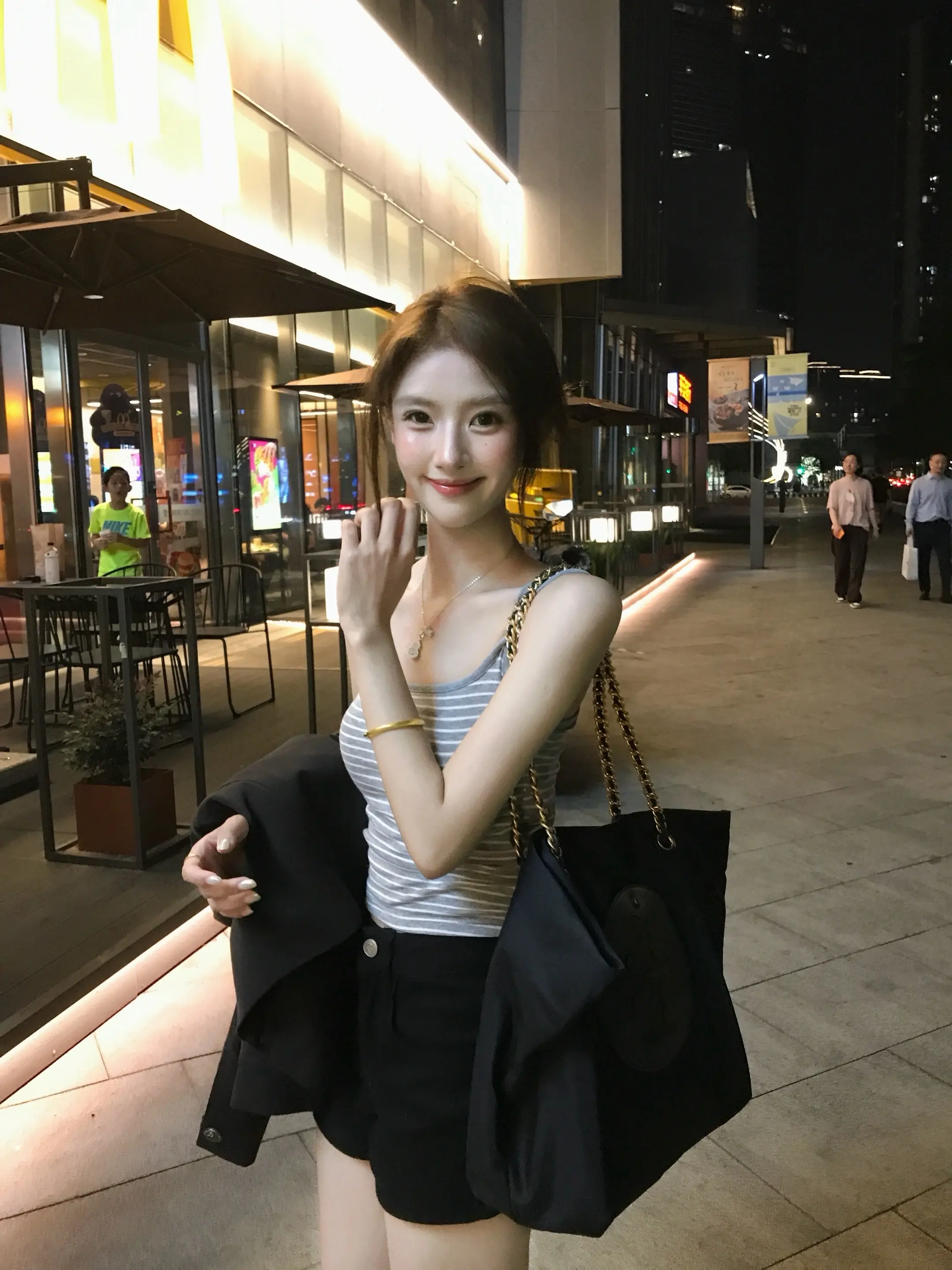 我本来就不是什么让人足以挂念的女孩