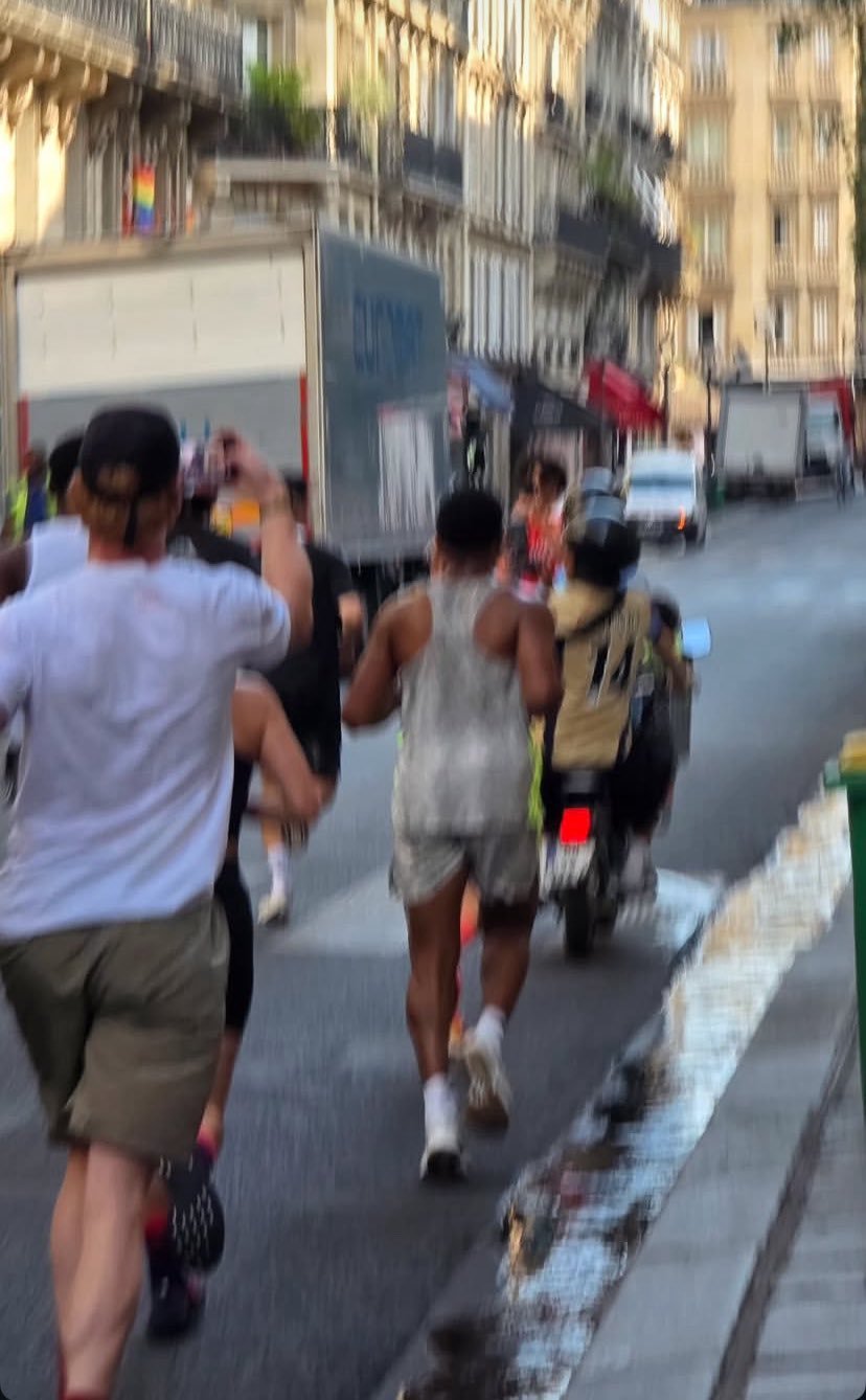 枪迷偶遇斯凯利晨跑阿森纳枪手动态英超联赛