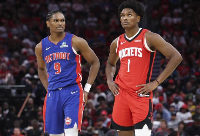 前NBA球星约什·史密斯参加播客节目，谈到了双胞胎组合阿门和奥萨尔·汤普森的投射