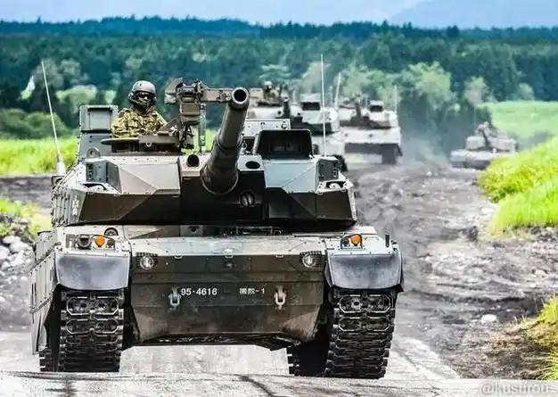 [月亮]细思极恐！日本一辆10式坦克炸膛，3死1伤，看似是偶然事故，实则是日本军