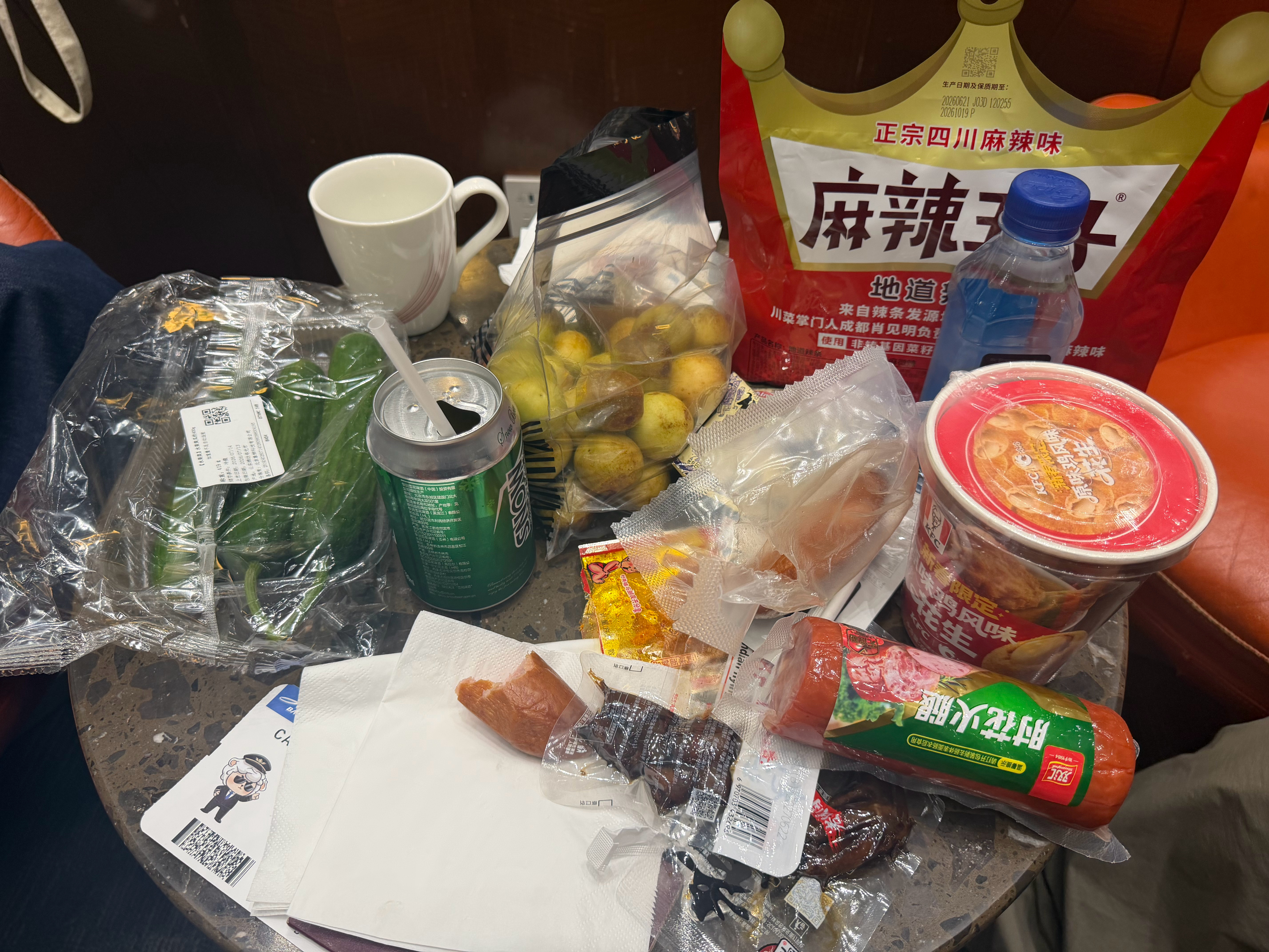 这长途飞机做出了一种火车硬座的感觉~舒服！日子！ 北京·首都机场T3航站楼