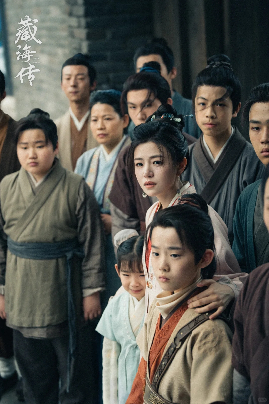《藏海传》这一家子，就妈妈衣料高级，其他人包括孩子都超级朴素，虽然是五品官，家叫
