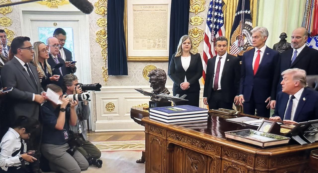 【特朗普：不急于与伊朗达成协议】特朗普23日说，强调任何协议都将按美国条件推进。