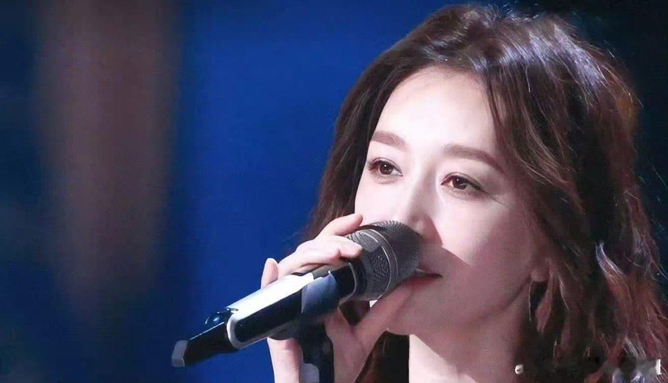 李小冉 养成系《我会等》全程发挥稳定，音准节奏在线，养成系逆袭太好哭。 