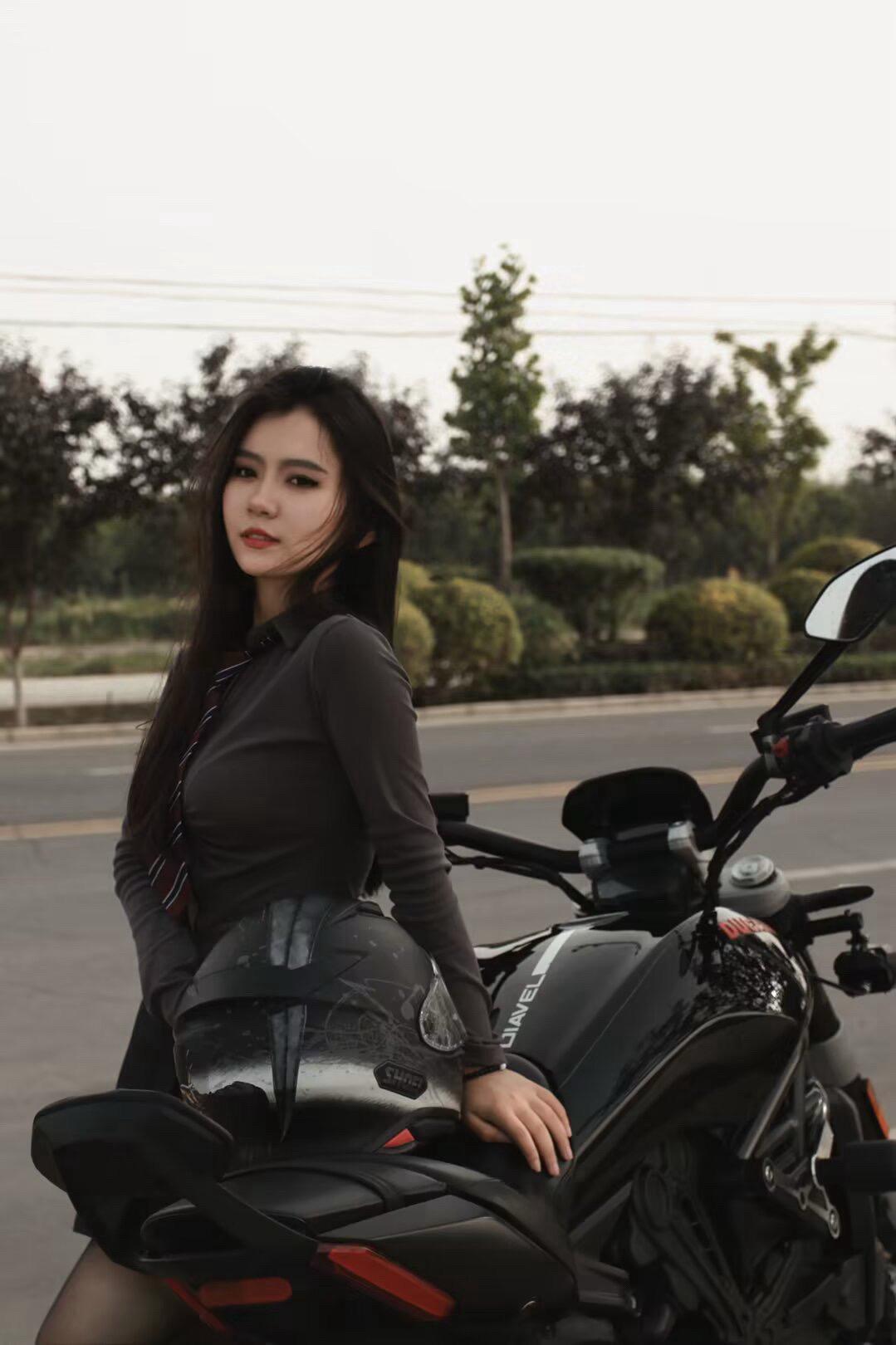 我只需要有钱和漂亮 至于男人让给有需要的人吧