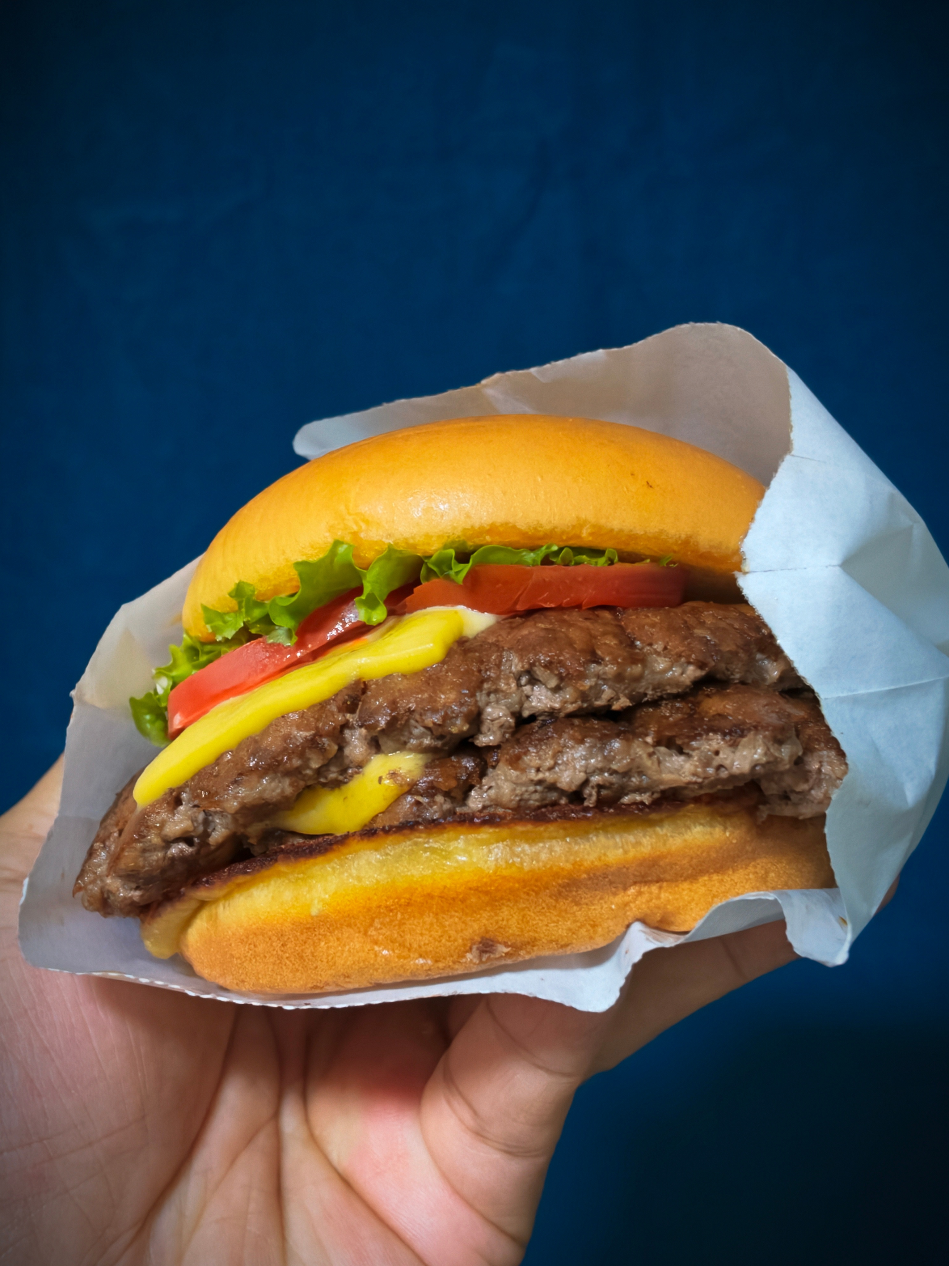shakeshack双层牛肉汉堡，69 一个， 也就每次蹲腿舍得买一个吃🍔(๑