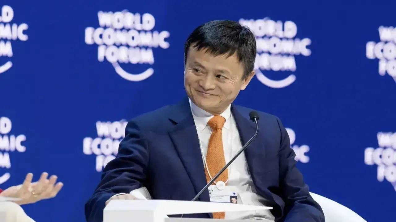 马云虽说是以电商起家的，其实后来他越做越大，主要还是靠的是金融板块，当年阿里的金