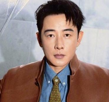 罗晋近期在芭莎盛典活动上，主动分享了女儿的画作并大加夸赞，言语间满是老父亲的骄傲