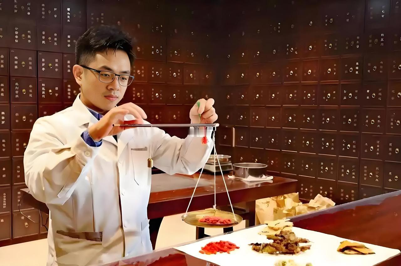 中医文化是中华民族的瑰宝，承载着千年健康养生理念与实践经验。从春秋战国的《黄帝内