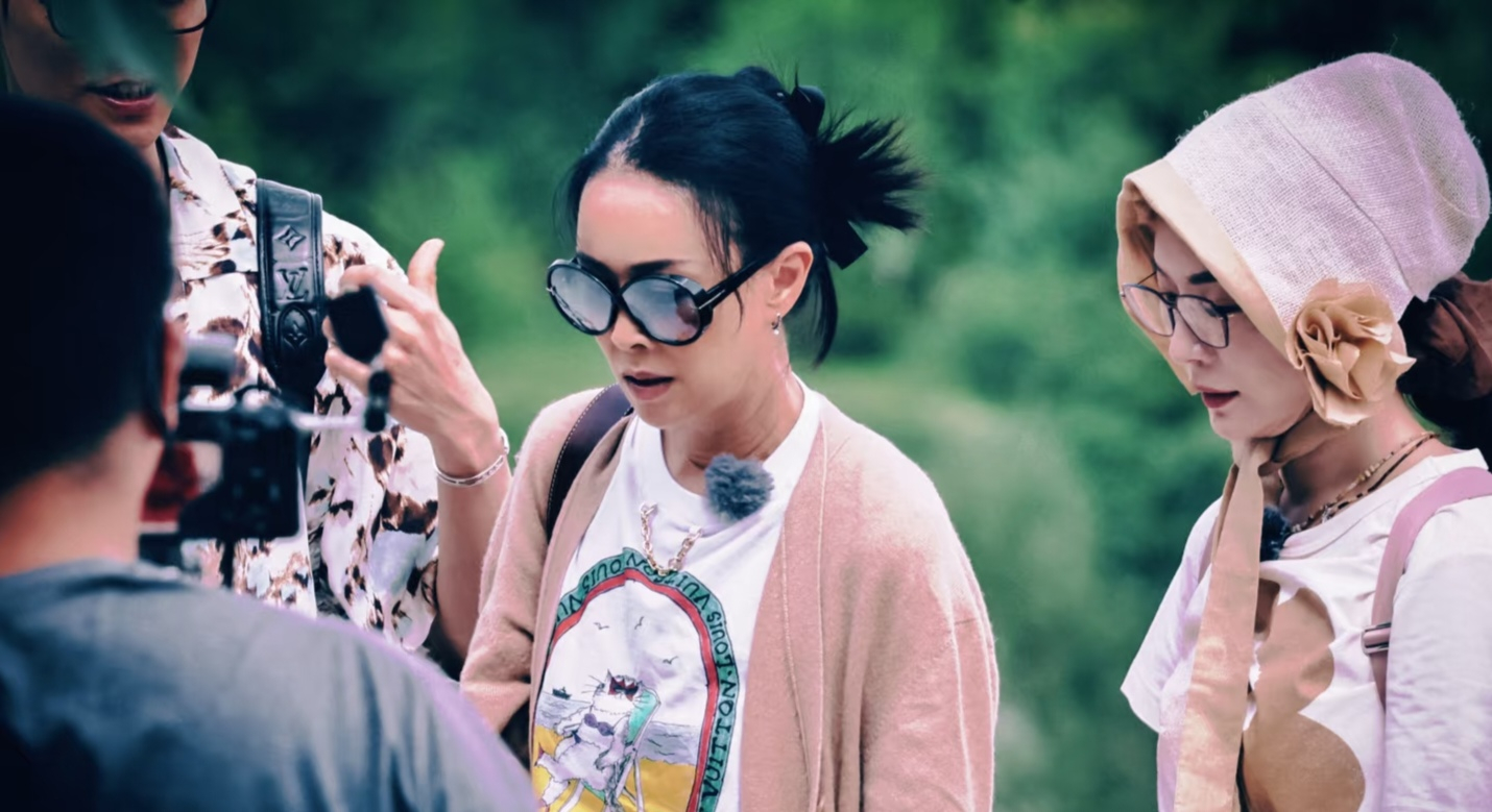 那英去前少说话去后说少了这季的花儿与少年谁还没看啊！都是淡人，情绪稳定！预告的剪