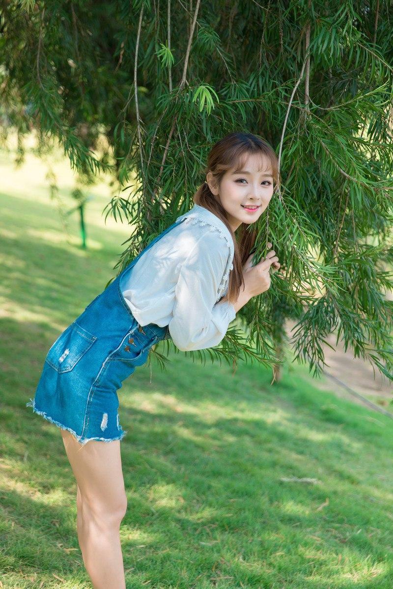 阳光下的少女清新自然少女 分享美少女倩影 自然清新美少女 少女的笑容