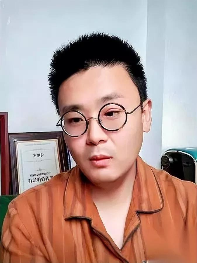 马翔宇直播间炸了。

就因为几条弹幕。

换你碰到这事你能忍？

那些故意挑事的