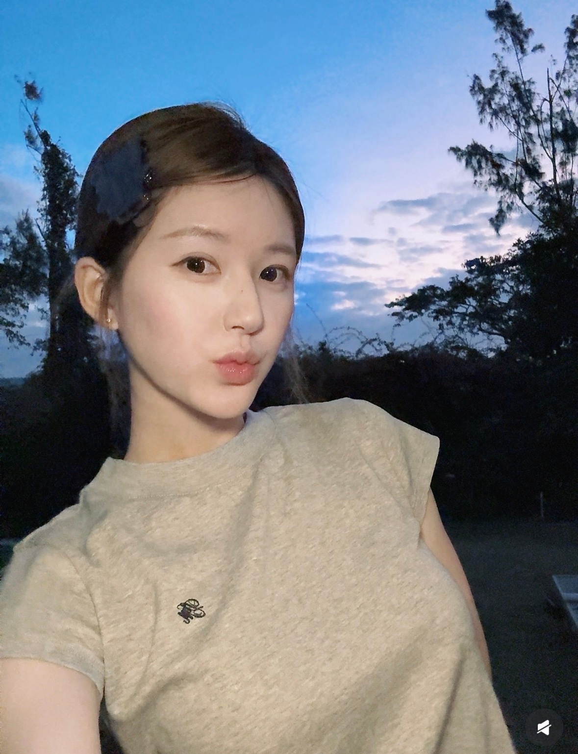 好久没自拍了，出来发自拍了呦 