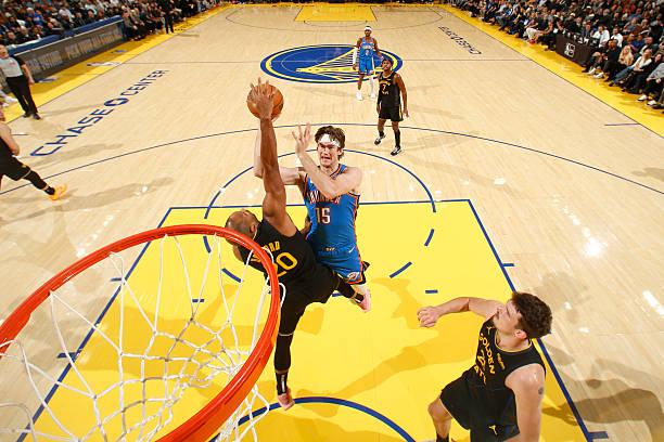 雷霆的球员培养能力真的厉害，像布兰登-卡尔森这样一个大龄落选秀，身体天赋又很一般