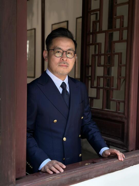 布雷泽套西是“穿得正式却不呆板”的万能单品