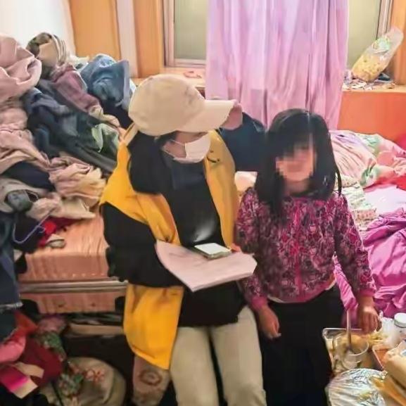 你能相信吗？2024年6月，北京房山一个出租屋内，5岁的刘小月竟被折磨了40多天