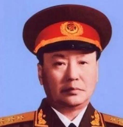 1614位开国将帅中，共有4位内蒙古籍，其中开国上将1名，开国少将3名。
乌兰夫