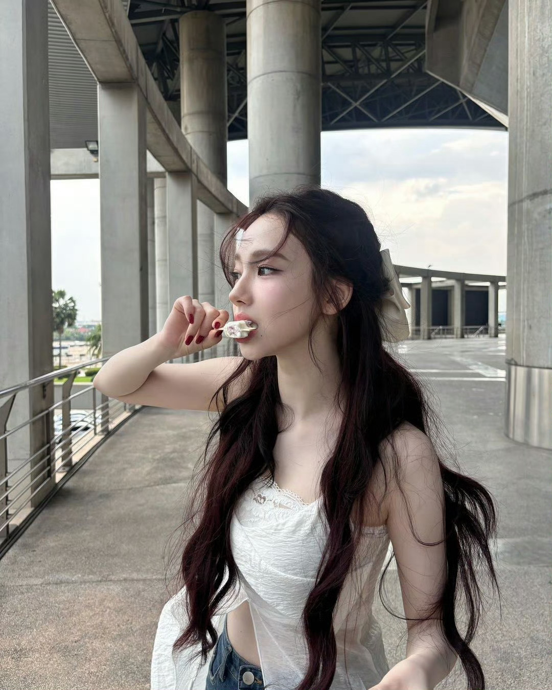 属于柳智敏的夏天～蝴蝶结发带和白色吊带[好运连连] ​​​