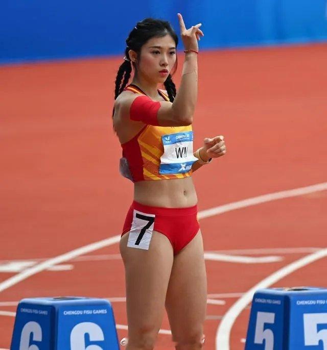 张雪峰回应学历贬值后读书还有用吗学历贬值，读书没用？那你没学历不读书更没办法在社