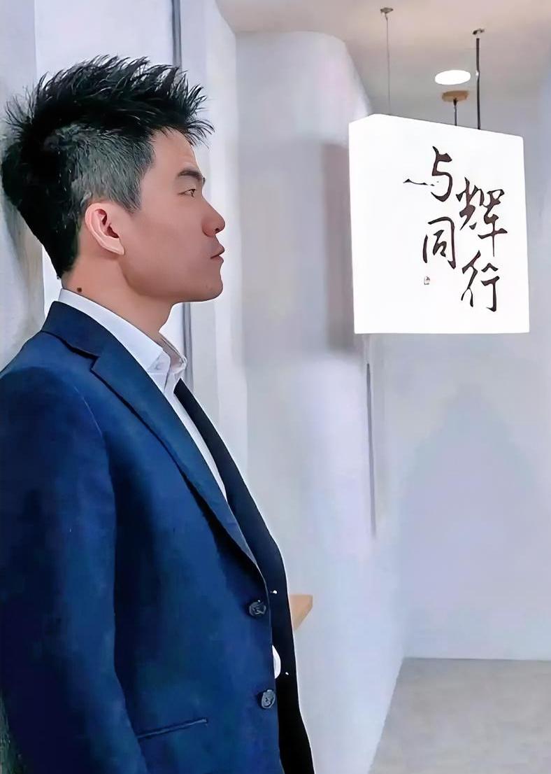 董宇辉的“与辉同行”
曾带货的一款产品
居然被央视下场曝光了

就在昨天，央视新