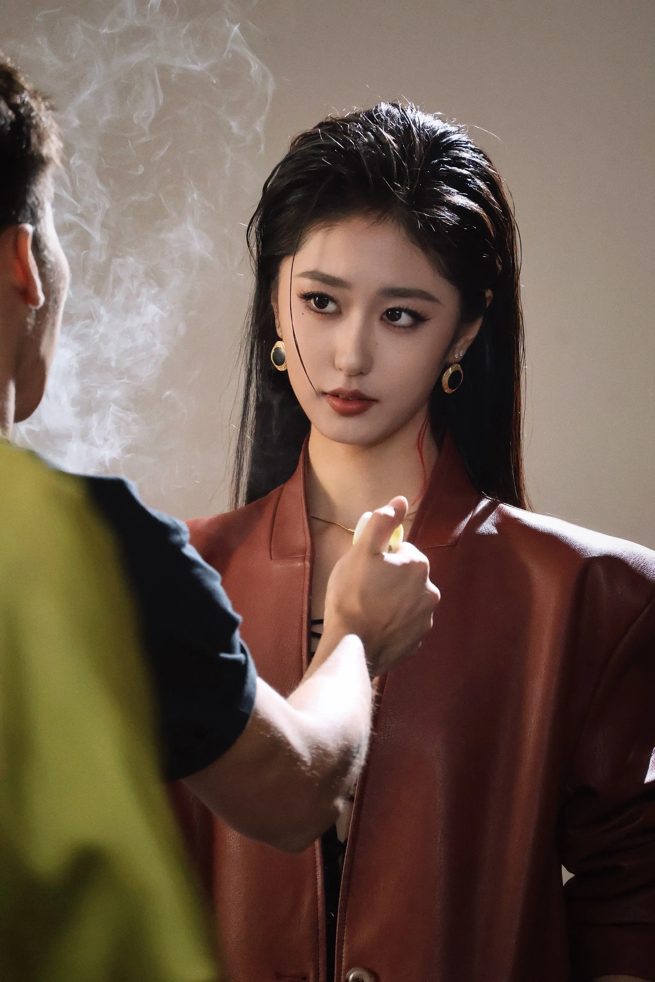 剧情需要 吸烟有害健康🚬。