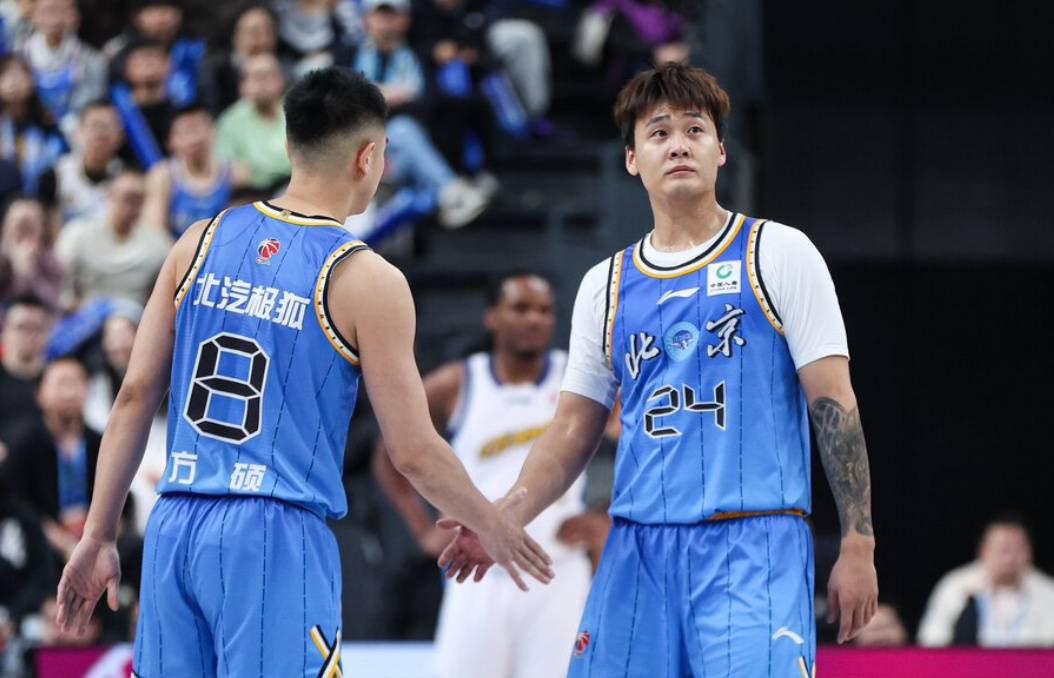 浙江终结北京7连胜广东男篮八连胜北京男篮结束连胜 北京男篮全队19次失误，无缘主