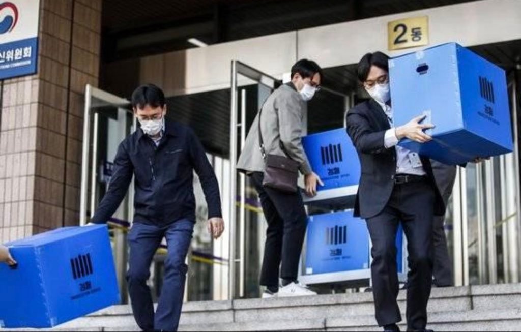 黄金时代 今天韩国检方突击搜查三家公司，分别是中国澜起科技、日本的瑞萨电子和美国