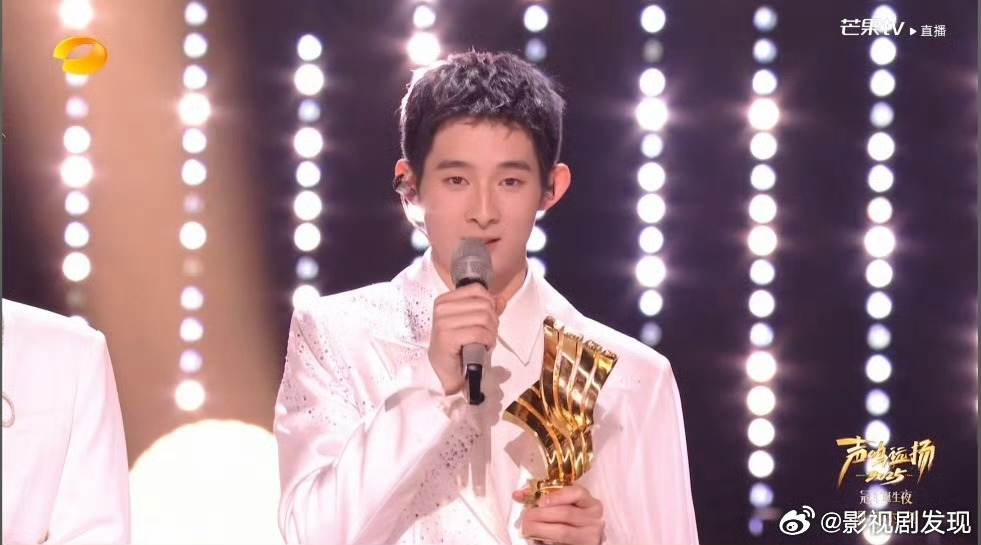 花少导演回应神一季鬼一季花少8其中一个弟弟已经确认是危晋宇了，所以不可能是网传的