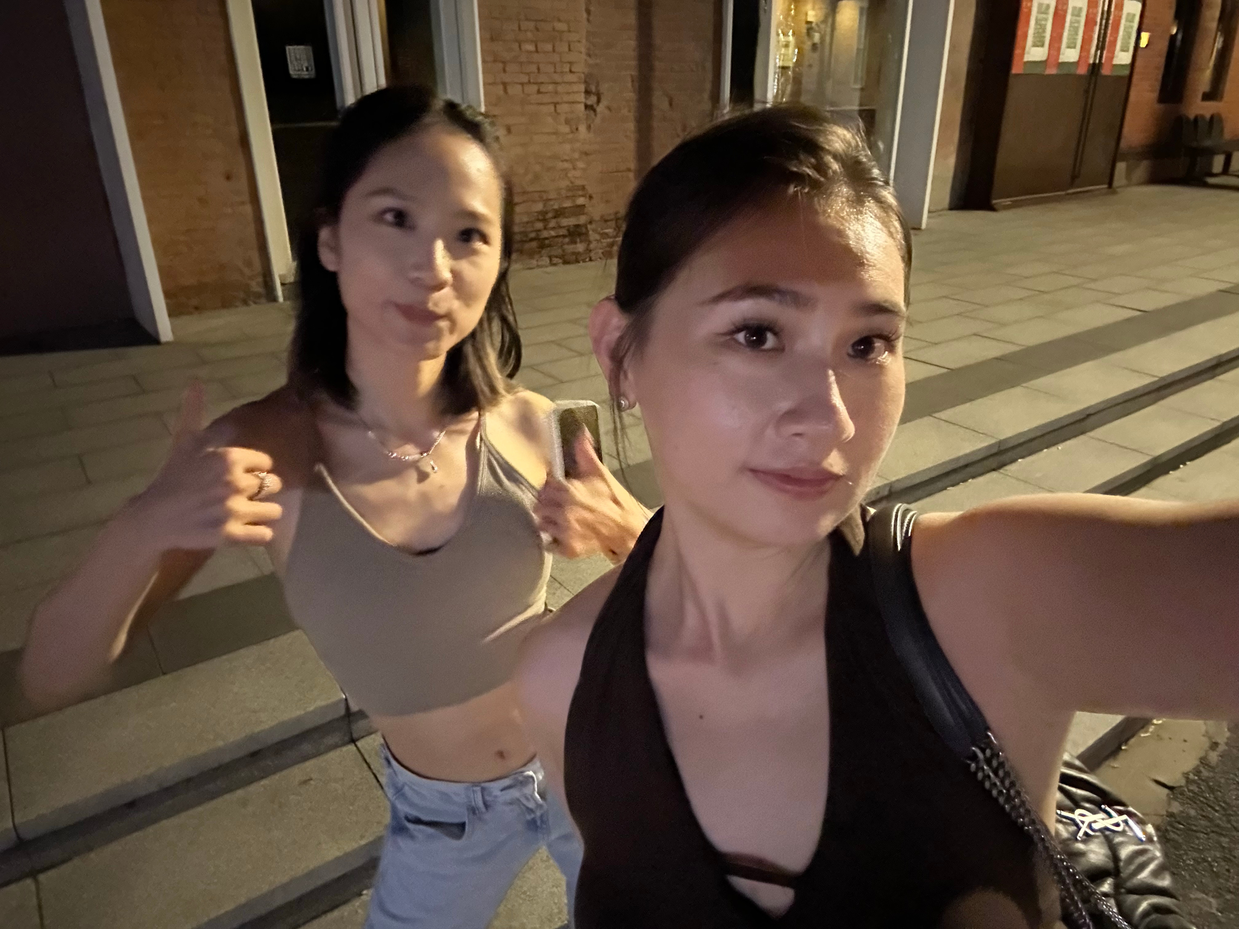 是谁为了看tt和潘帅去了黄旭的现场扒杆儿仨小时还远远眺望了范丞丞呢！ ​​​