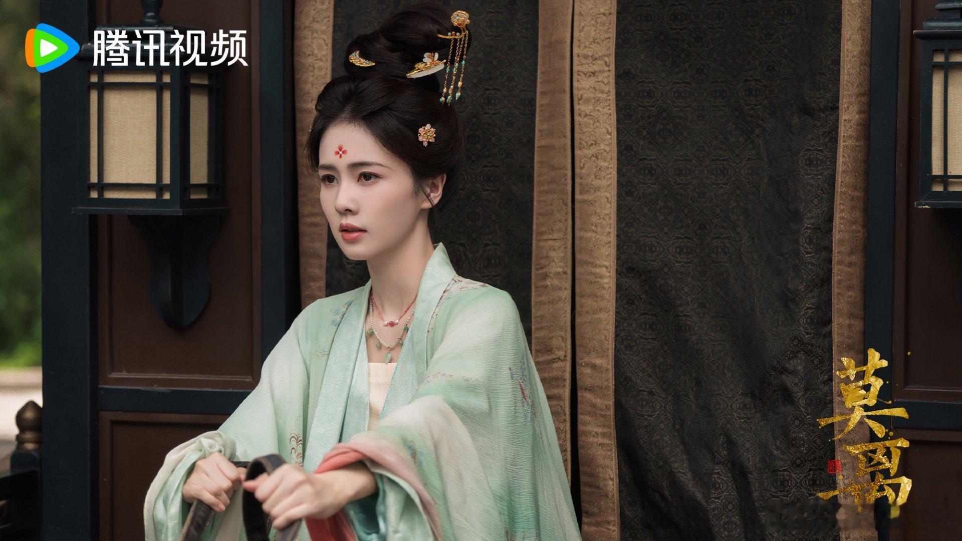 《莫离》那个叶璃的师兄又好笑又心酸叶璃掉下悬崖自己会武功自救的，非说自己是朱夫子