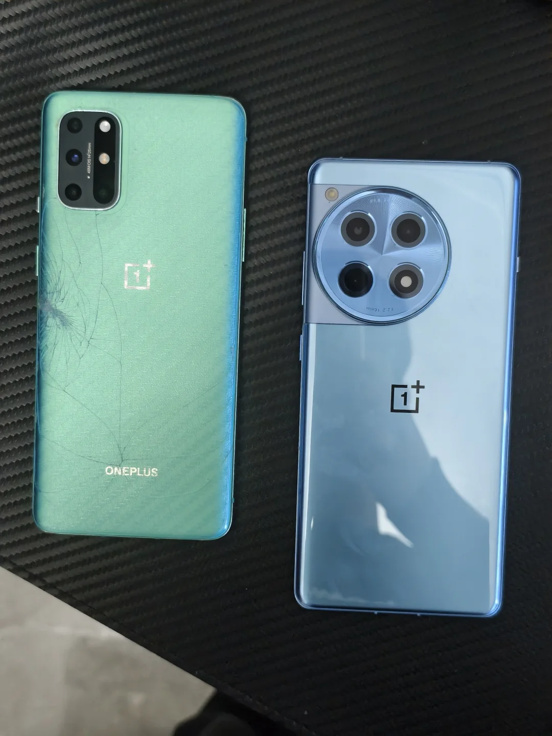 猜猜一加的哪两款手机～