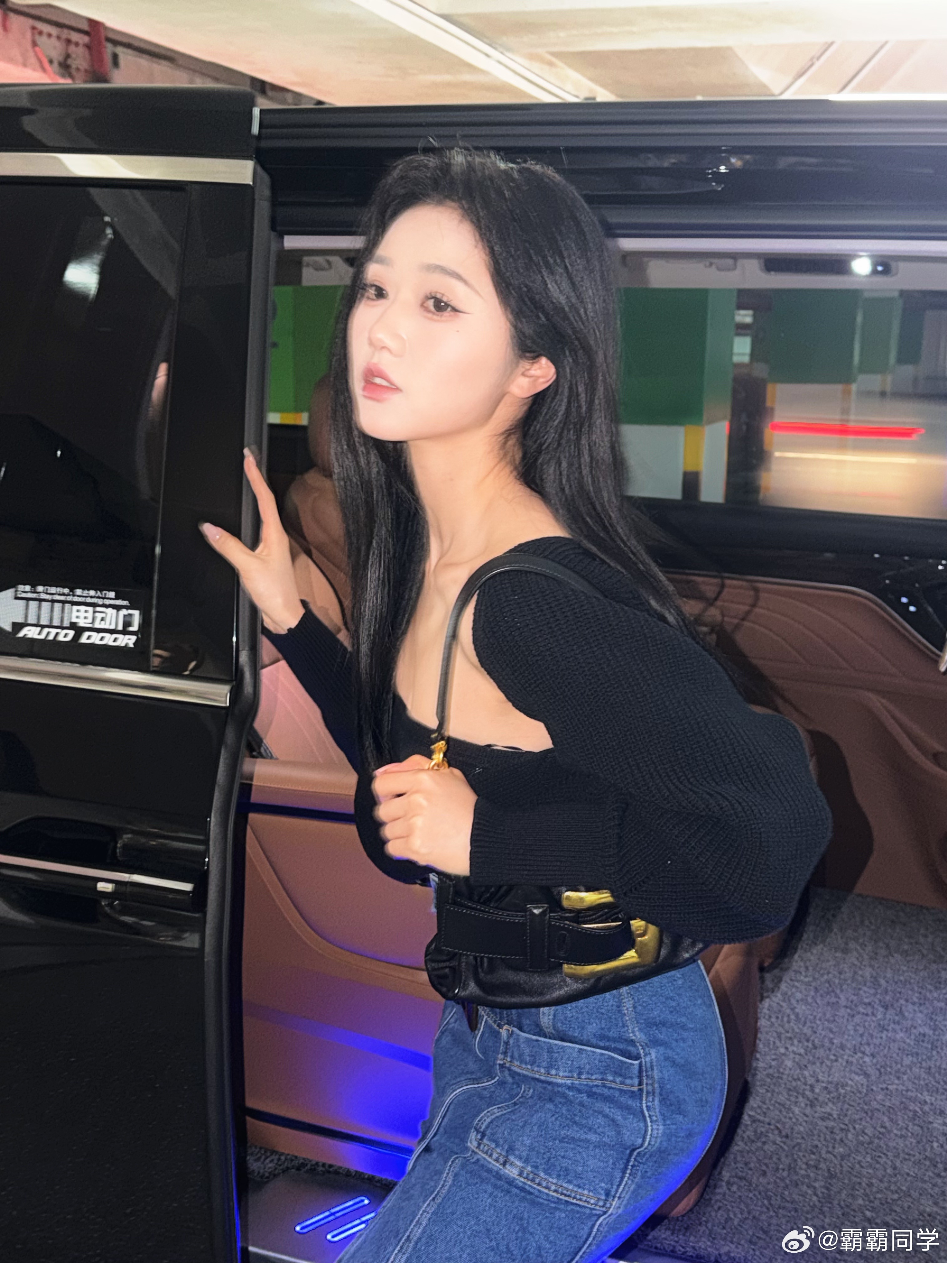 出发图get！岳雨婷巴黎时装周行程解锁，BALMAIN和ELIE SAAB两场大