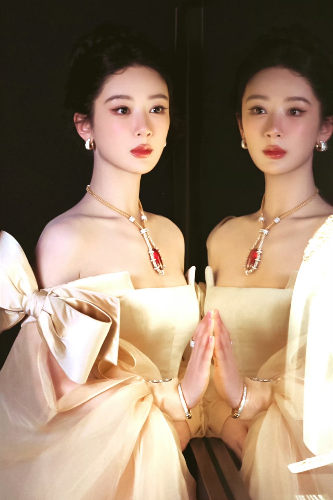 杨紫  你是始料不及的心动，是我唯恐不及的惊鸿。你是我绕过人间山河，才遇到的人间