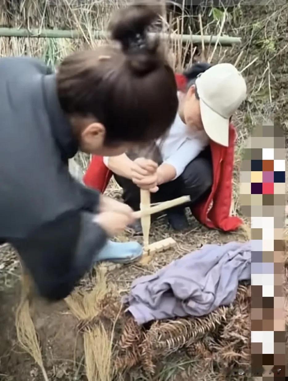 可以交流，可以蹭饭，公开一起投喂，不仅有对手还有队友，这画面多么其乐融融。建哥的