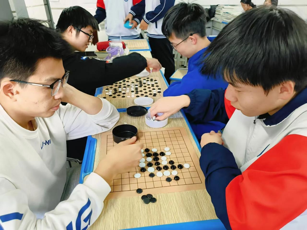 咸阳梦圆职业学校
五子棋社团