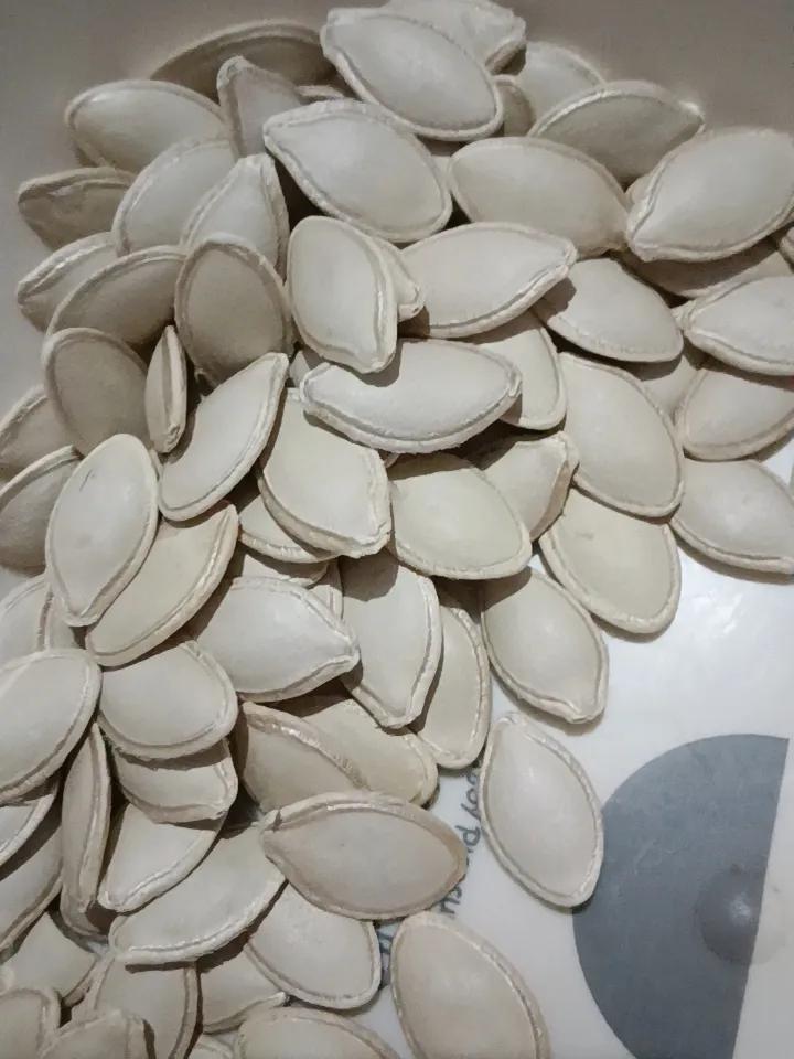 早上起来，吃饭前，嗑了几个瓜子，许多人说这玩意挺好，咱也不知道哪里，人云亦云吧。