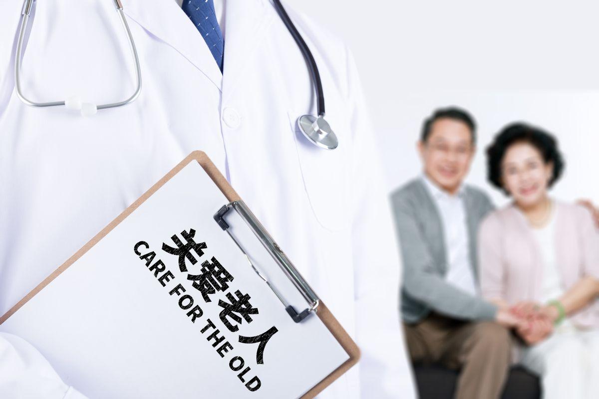 "白露秋风至，月华揽衣寒。"秋日渐深，我在诊室里遇到了一位让我印象深刻的病人小王