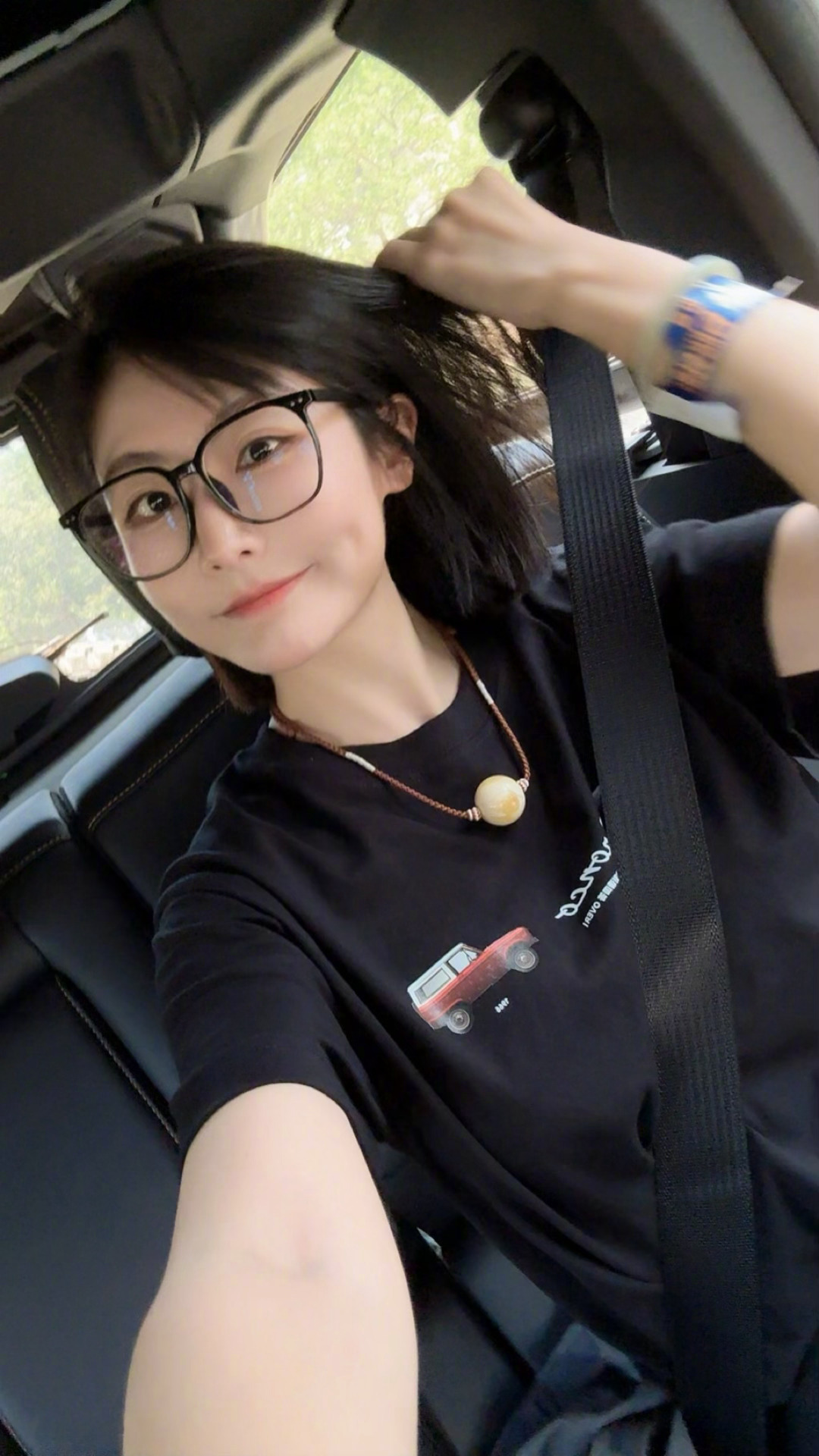 好困啊，飞机上睡一觉！还要在北京大兴转机，晚上才能落地长春，来一趟新疆不容易，但