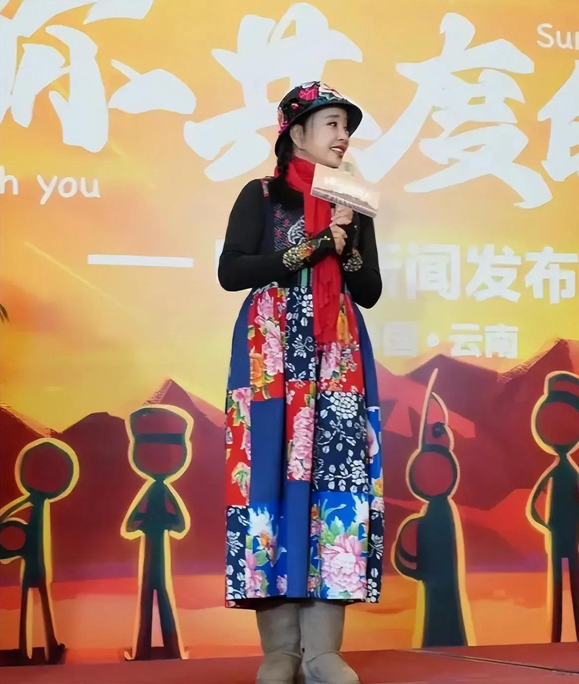 #万能生活指南#真服了刘晓庆，70岁还有这种“少女”状态！穿蓬蓬裙扎麻花辫，头戴