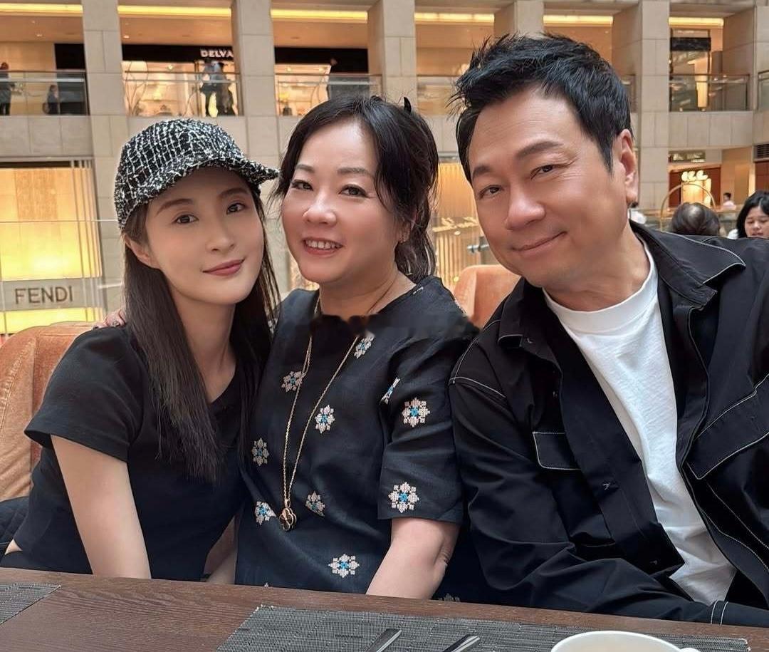 林夏薇和黎耀祥夫妇聚会 ​​​