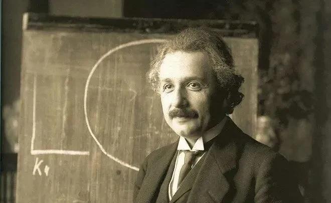 中国人无法被训练有逻辑思维的能力，尤其缺乏数学天赋。

1922年他访问上海时公